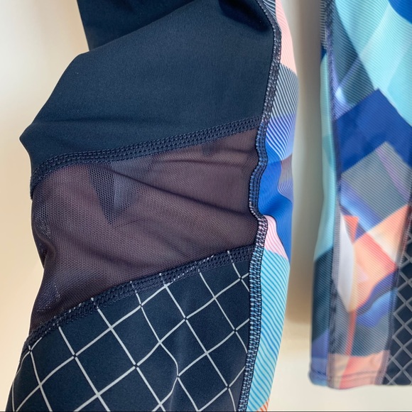 Athleta Sonara Electric Geo Leggings. XS - Picture 5 of 12